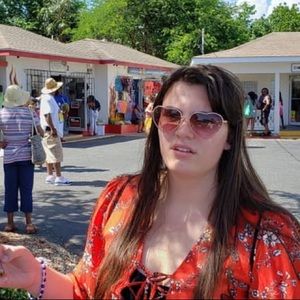 Meet your Posher, Rebecca